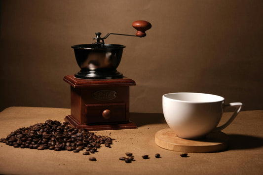 Choosing the Right Coffee Grinder: Burr vs. Blade Explained