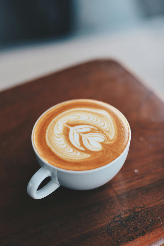 Café Latte vs Flat White: Understanding the Creamy Classics
